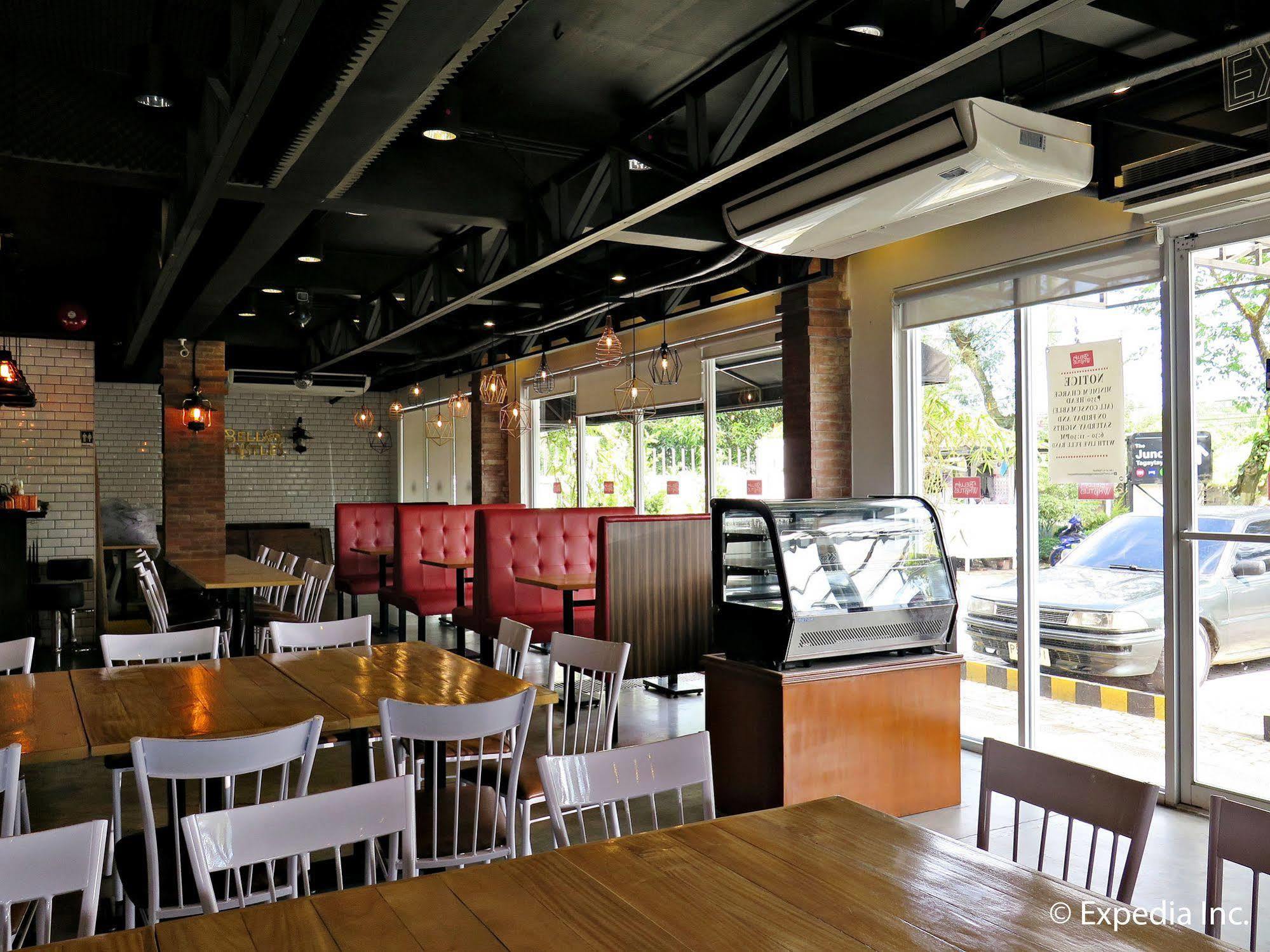 Capital O 642 The Junction Tagaytay Tagaytay City Exterior foto